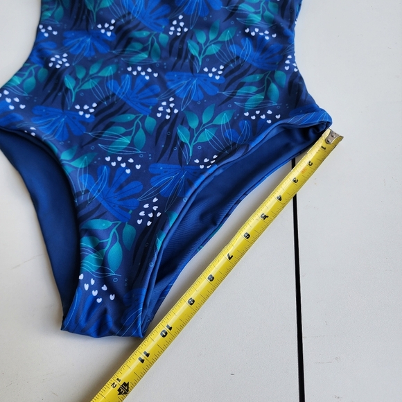 NWOT One Piece Swimsuit Navy Floral Scoop Neck Strappy Straps Lined Cups M - Picture 11 of 14
